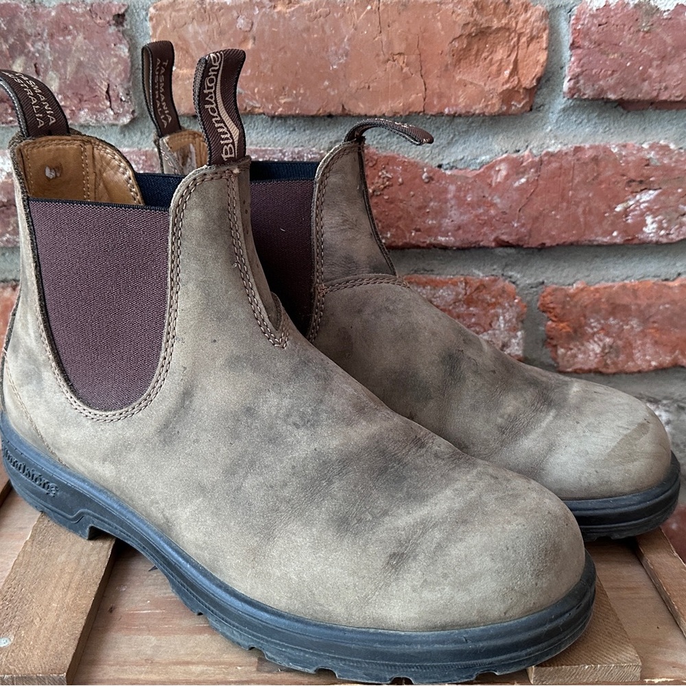 Rustic Brown Leather Blundstones AUS 7 | USA 10 (women’s)